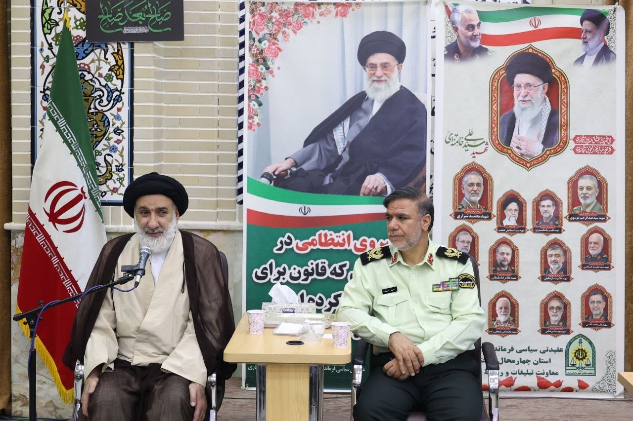 دیدار فرماندهان فراجا با نماینده ولی‌فقیه در استان