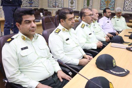 دیدار فرماندهان فراجا با نماینده ولی‌فقیه در استان — تصویر 27