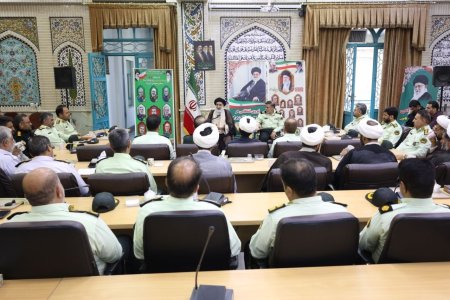دیدار فرماندهان فراجا با نماینده ولی‌فقیه در استان — تصویر 9