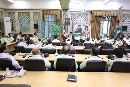 دیدار فرماندهان فراجا با نماینده ولی‌فقیه در استان — تصویر 12
