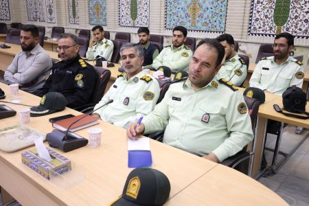دیدار فرماندهان فراجا با نماینده ولی‌فقیه در استان — تصویر 8